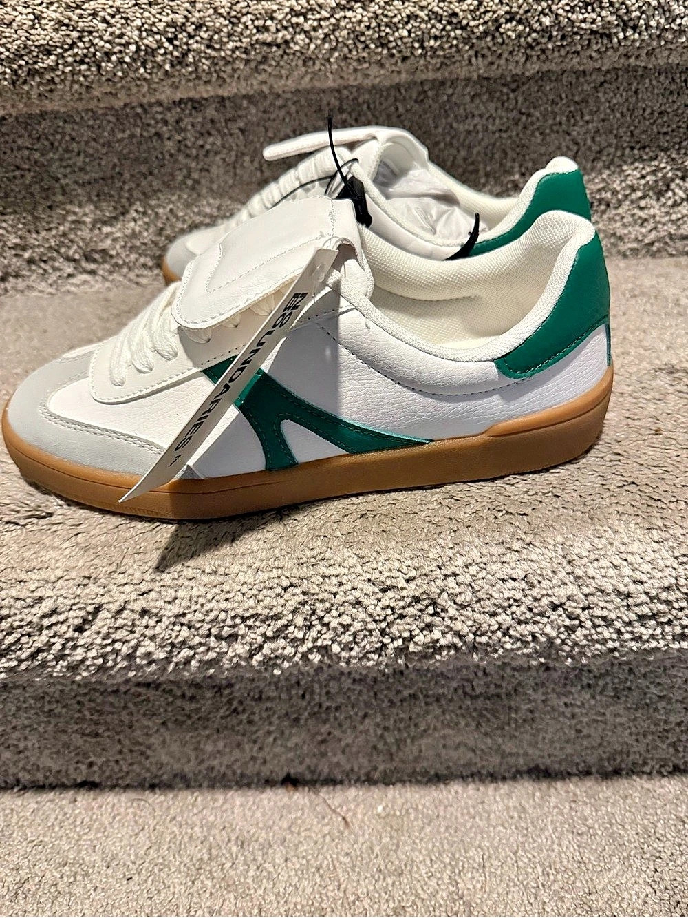 Marlow Color Block Sneakers in White & Green US 7 NWT